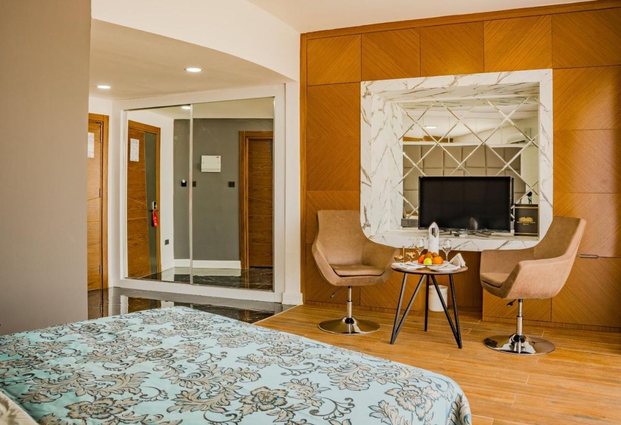 Novel Centre Point Hotel Famagusta  Zewnętrze zdjęcie
