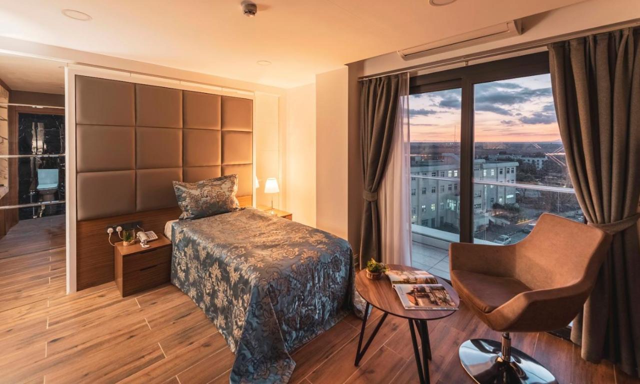 Novel Centre Point Hotel Famagusta  Zewnętrze zdjęcie